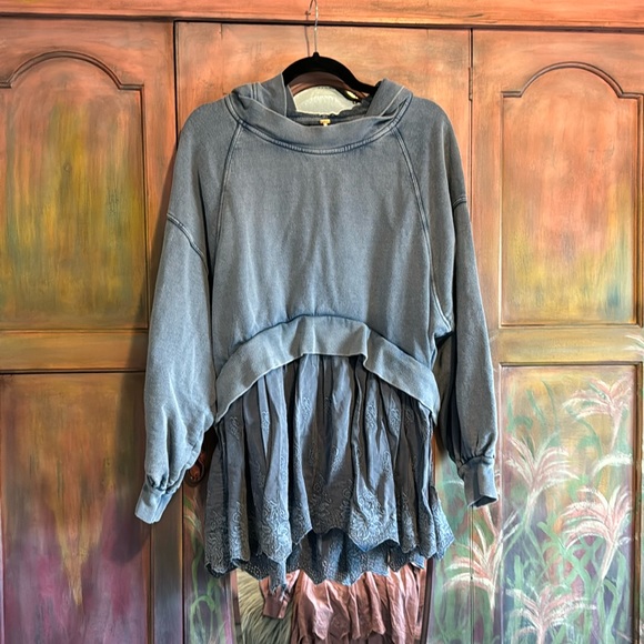 Free People - Picture 2 of 4